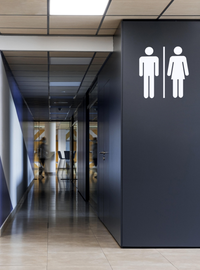 Photograph of toilet facilities in an office block